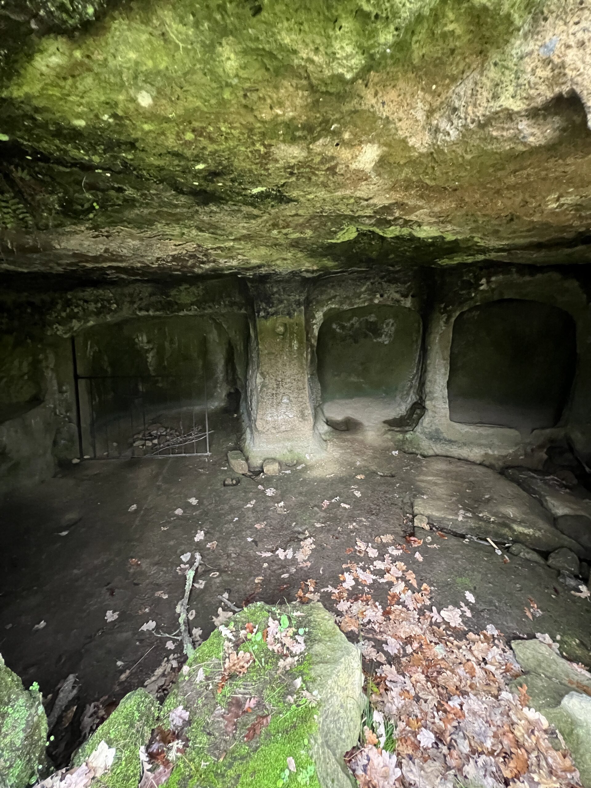 Grotta sopra a quella passante